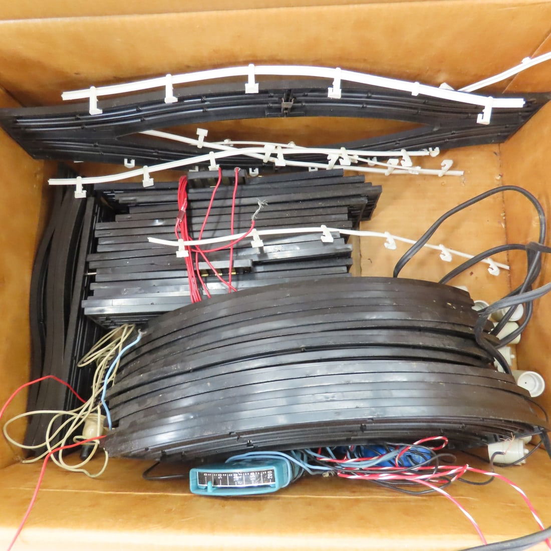 Aurora Slot Car Track, Controllers & Manual - 4