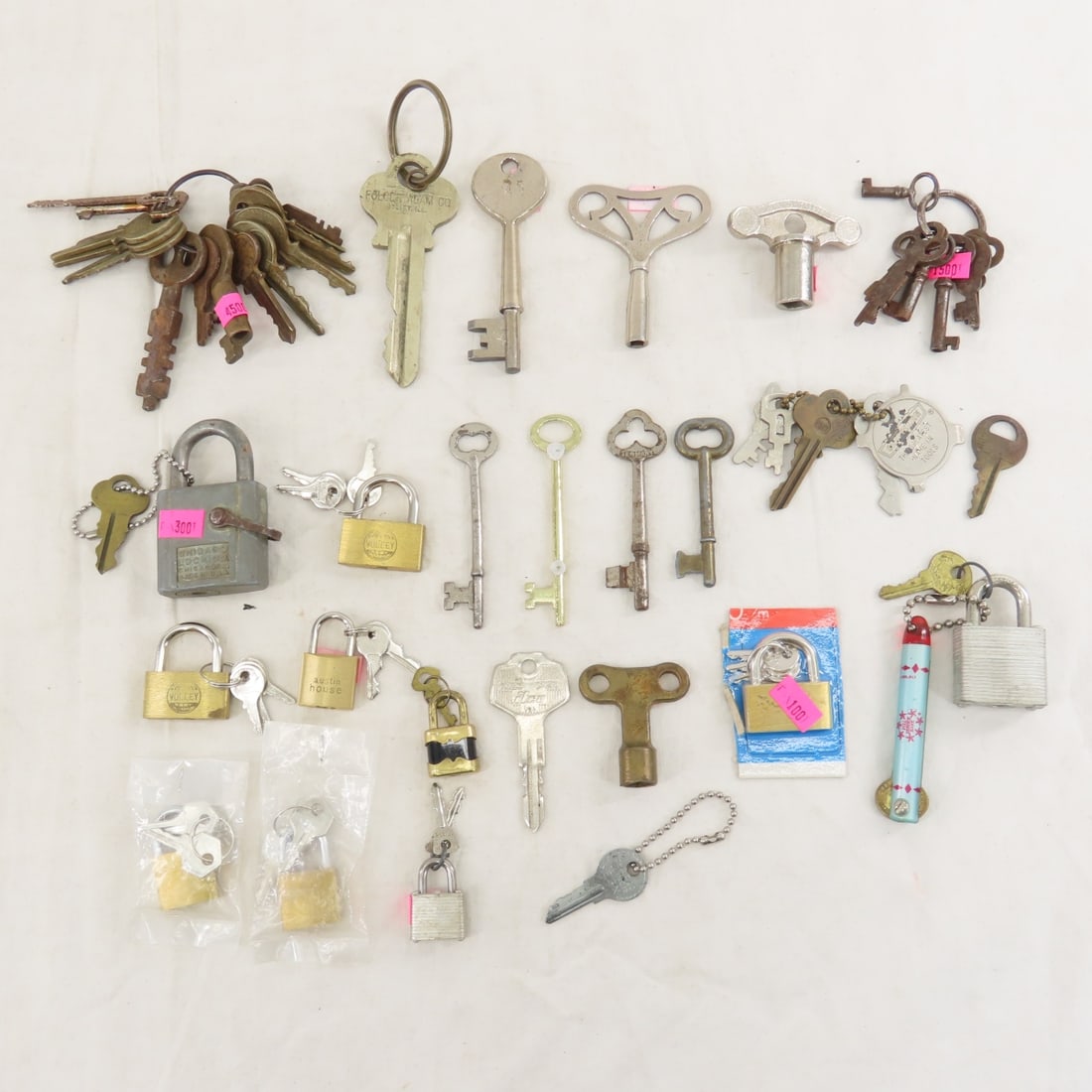 Collection of Modern & Vintage Keys & Locks (1 of 16)