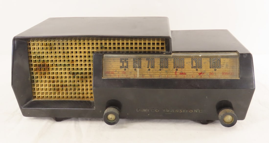 Vintage Philco Transitone 53-563 AM Tube Radio: Vintage Philco Transitone 53-563 AM Tube Radio - Untested: Cord is Supple, also referred to as a "Split Level", 1953. Lot Size: 14 x 7 x 6", 5 lbs Photos are part of description. (Live Auctioneers onl