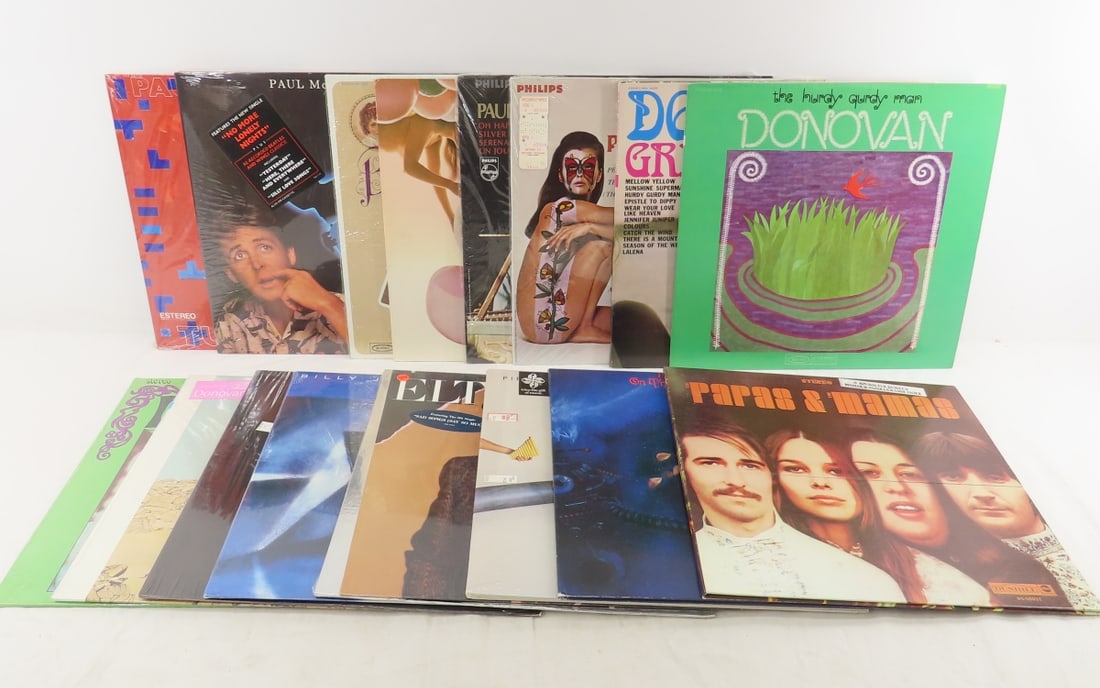 15+ 33rpm Record Albums, Paul McCartney & Others: 15+ 33rpm Record Albums, Paul McCartney & Others - Paul McCartney, Moody Blues, The Mama's & The Papas, Elton John, Kenny Rogers, Billy Joel, Donovan, Johnny Nash. lot Size: 12 x 12", 10 lbs