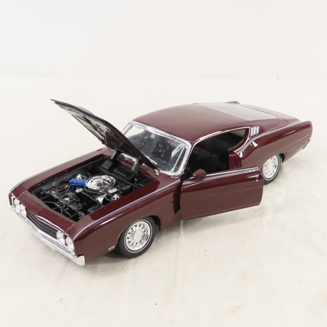 6 Diecast Maisto 1:18 Scale Cars, GTO & Others - 13