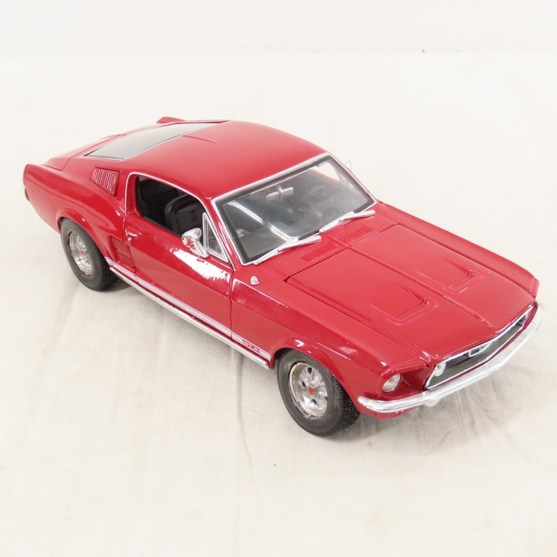 6 Diecast Maisto 1:18 Scale Cars, GTO & Others - 18