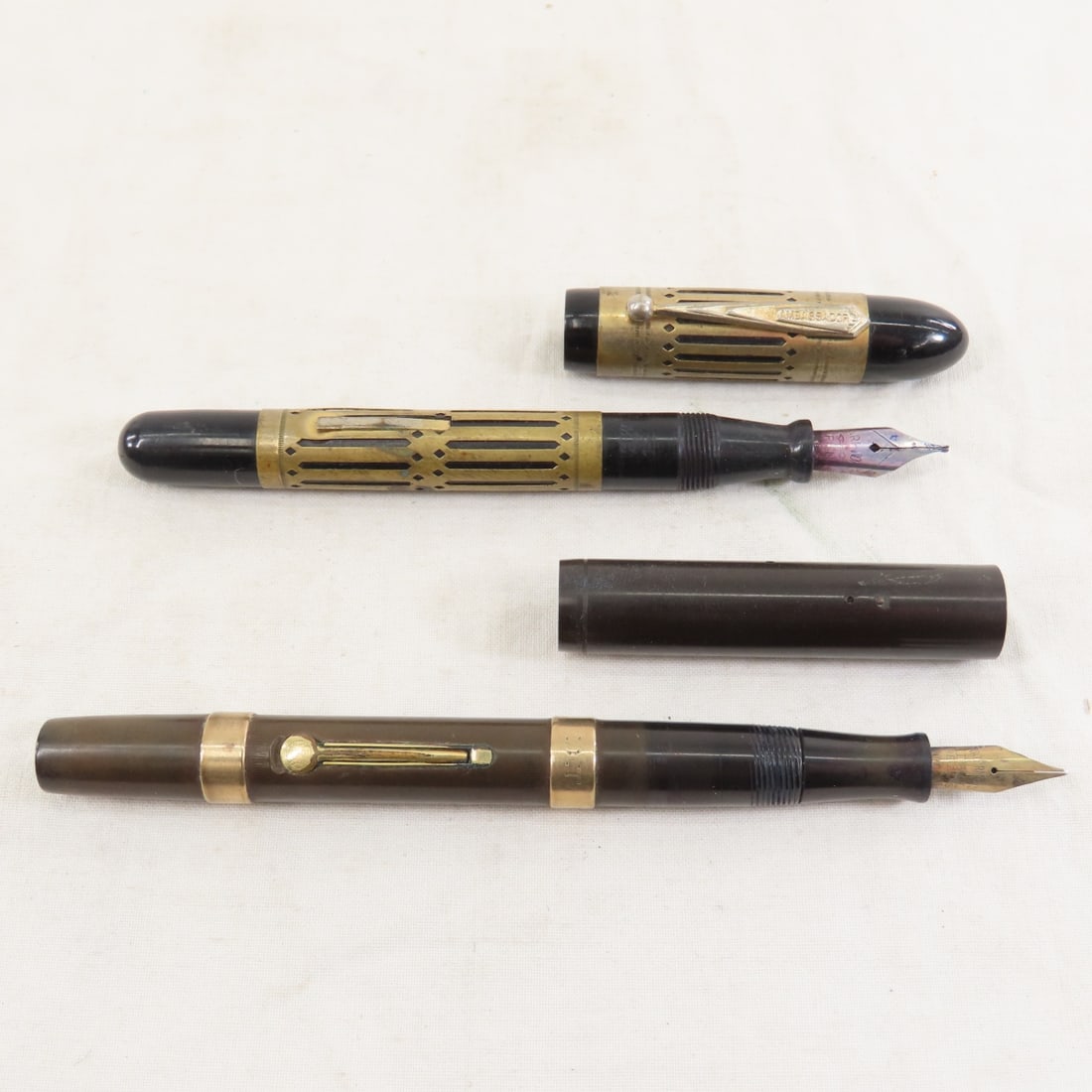 Fountain Pen Display with pens. Shaeffer & more - 12