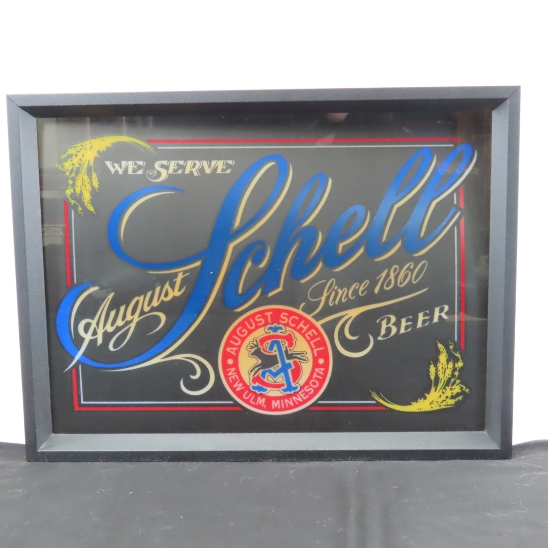 August Schell Beer Light, New Ulm Minnesota, Works: August Schell Beer Light, New Ulm Minnesota, Works - Opened for Photos, Graphics have pulled away from glass. Light: 16 x 12 x 4". Lot Size: 16 x 12 x 4", 6 lbs Photos are part of description.