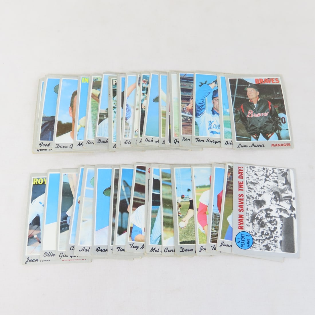 40+ 1970 Topps Baseball Cards With Stars: 40+ 1970 Topps Baseball Cards With Stars - LOT SIZE 4X4X4" 1 LB Photos are part of description. (Live Auctioneers only shows a max of 20 photos). Please ask questions and read terms & conditions