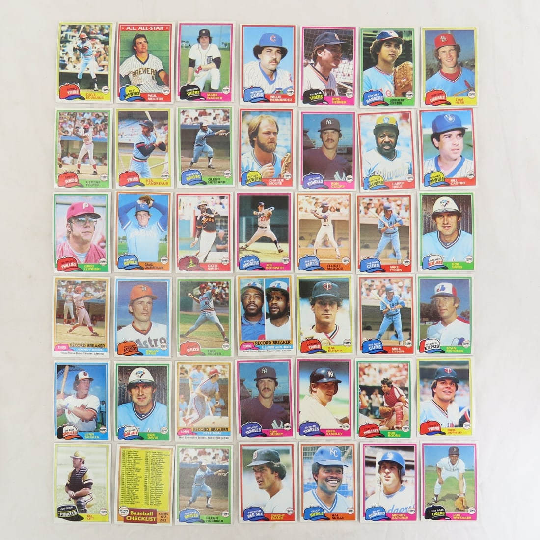 600+ 1981 Topps Baseball Cards - 2