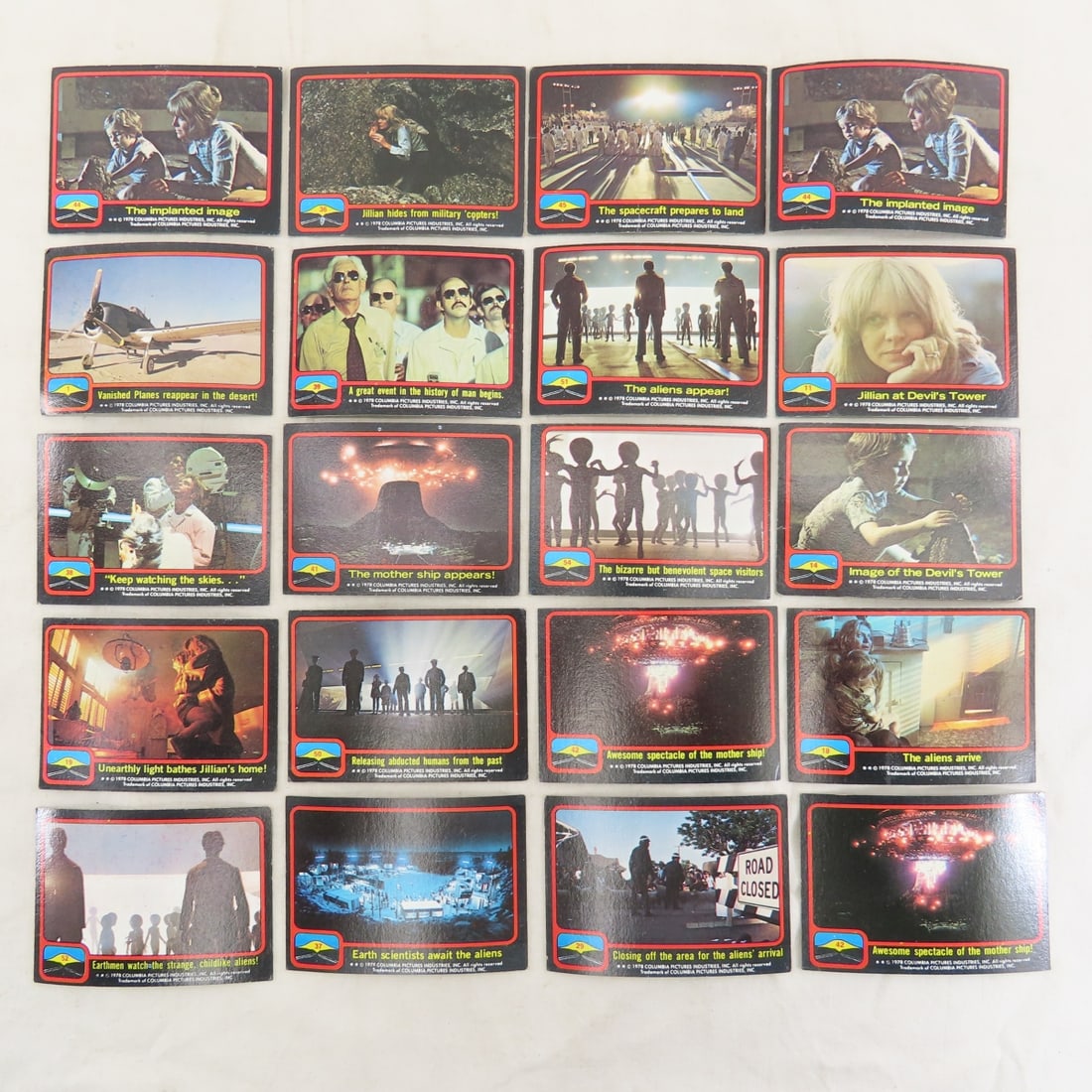 Battlestar Galactica & Other Sci-Fi Trading Cards - 12