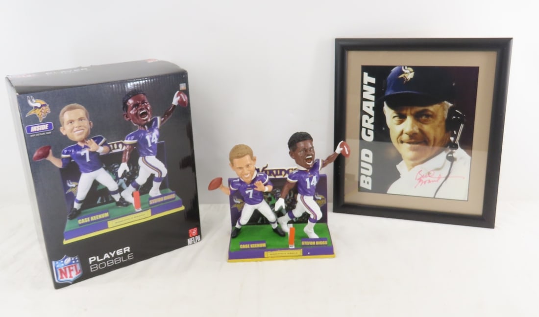 MN Vikings Keenum & Diggs Bobbles & Bud Grant: MN Vikings Keenum & Diggs Bobbles & Bud Grant - Minneapolis Miracle, Minnesota Vikings, Case Keenum & Stefon Diggs Bobble Head Nodders in Box & bud Grant Signed Photo. Lot Size: 14 x 12 x 8", 6 lbs Ph