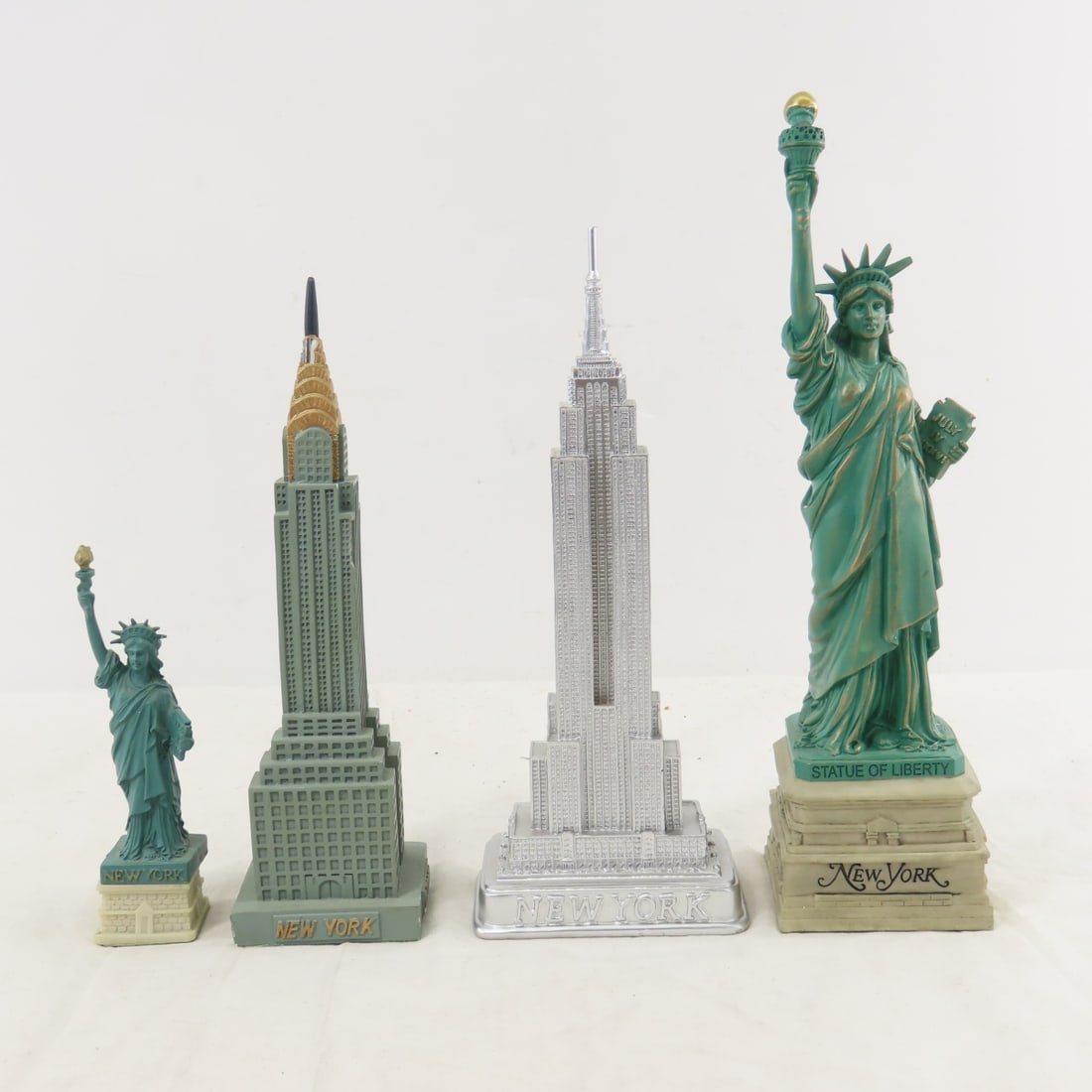 15 Bobble Head Nodders & New York Souvenirs - 18
