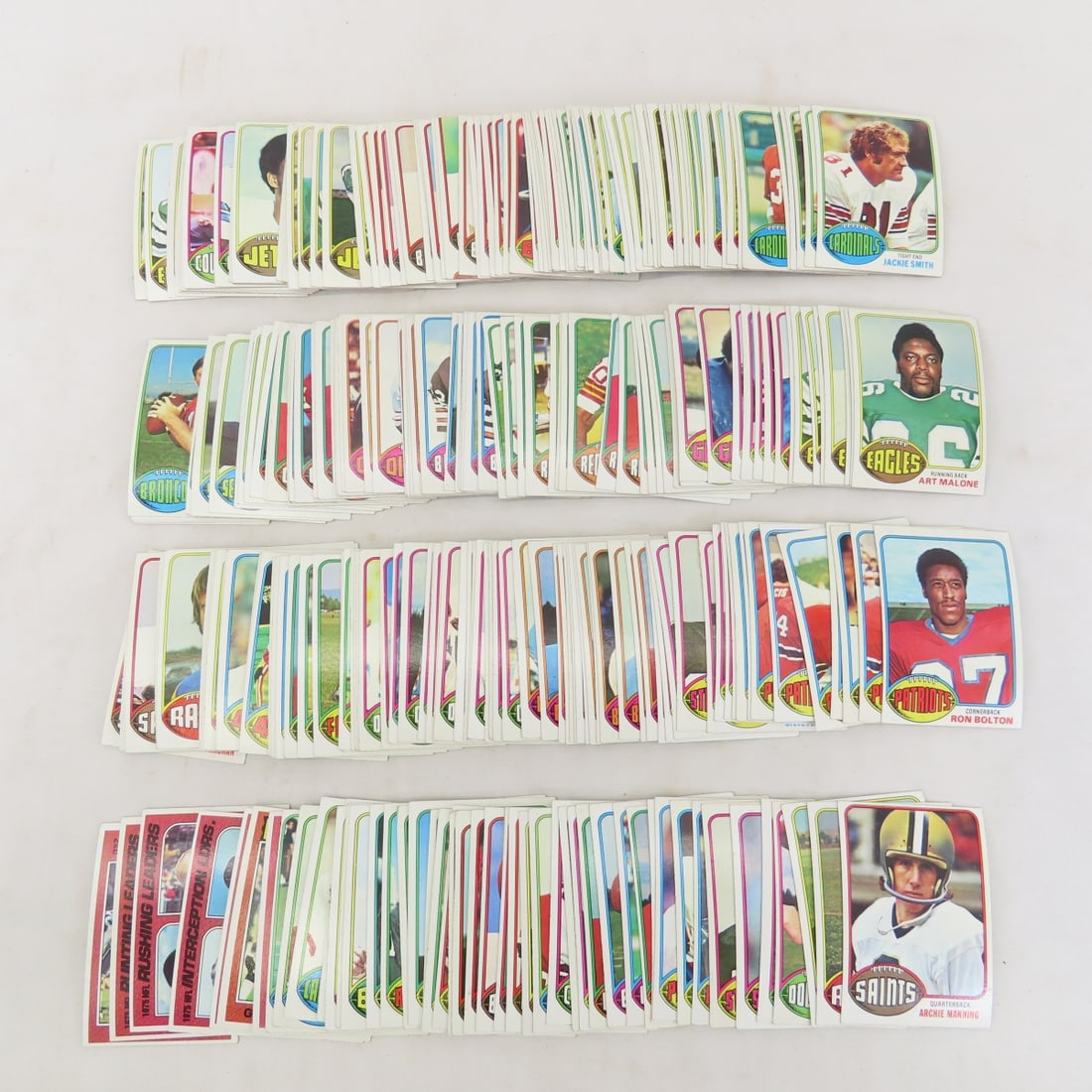 280+ 1976 Topps NFL Cards with Stars: 280+ 1976 Topps NFL Cards with Stars - Lot size: 5x3x4", 1.3 lbs Photos are part of description. (Live Auctioneers only shows a max of 20 photos). Please ask questions and read terms & conditions befo