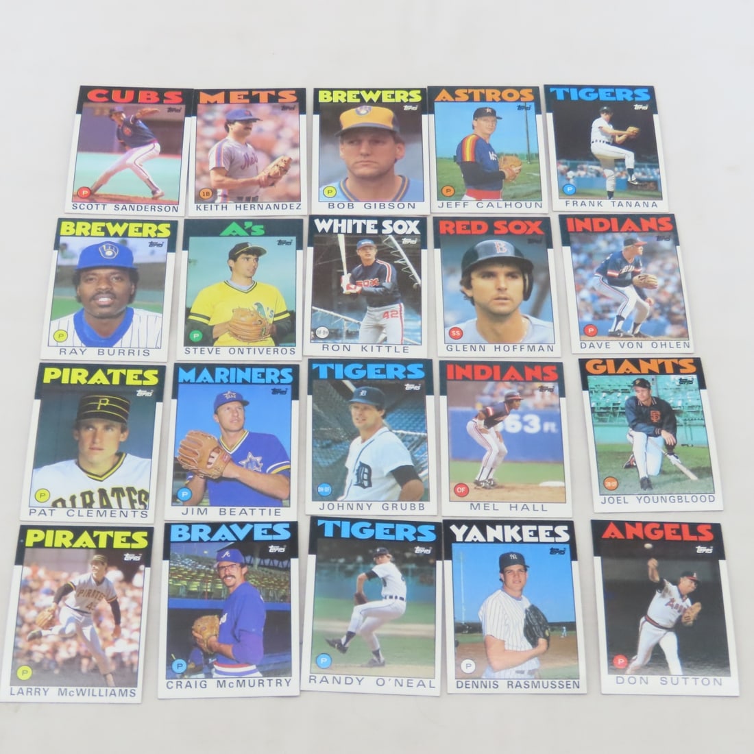 150+ Near Mint 1986 Topps Baseball Card- Henderson - 10