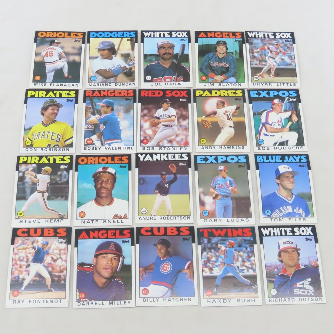 150+ Near Mint 1986 Topps Baseball Card- Henderson - 3