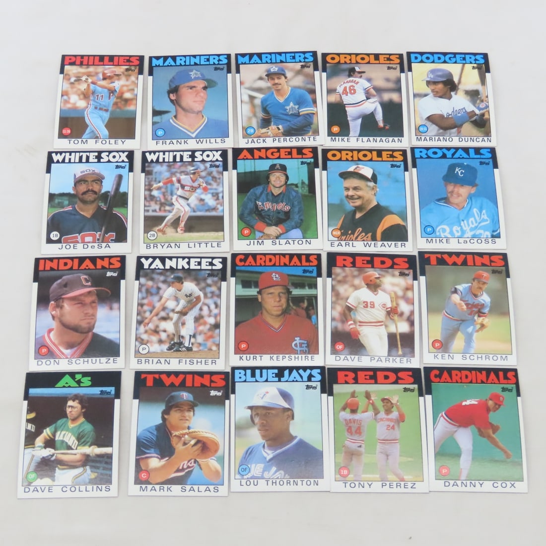 150+ Near Mint 1986 Topps Baseball Card- Henderson - 4