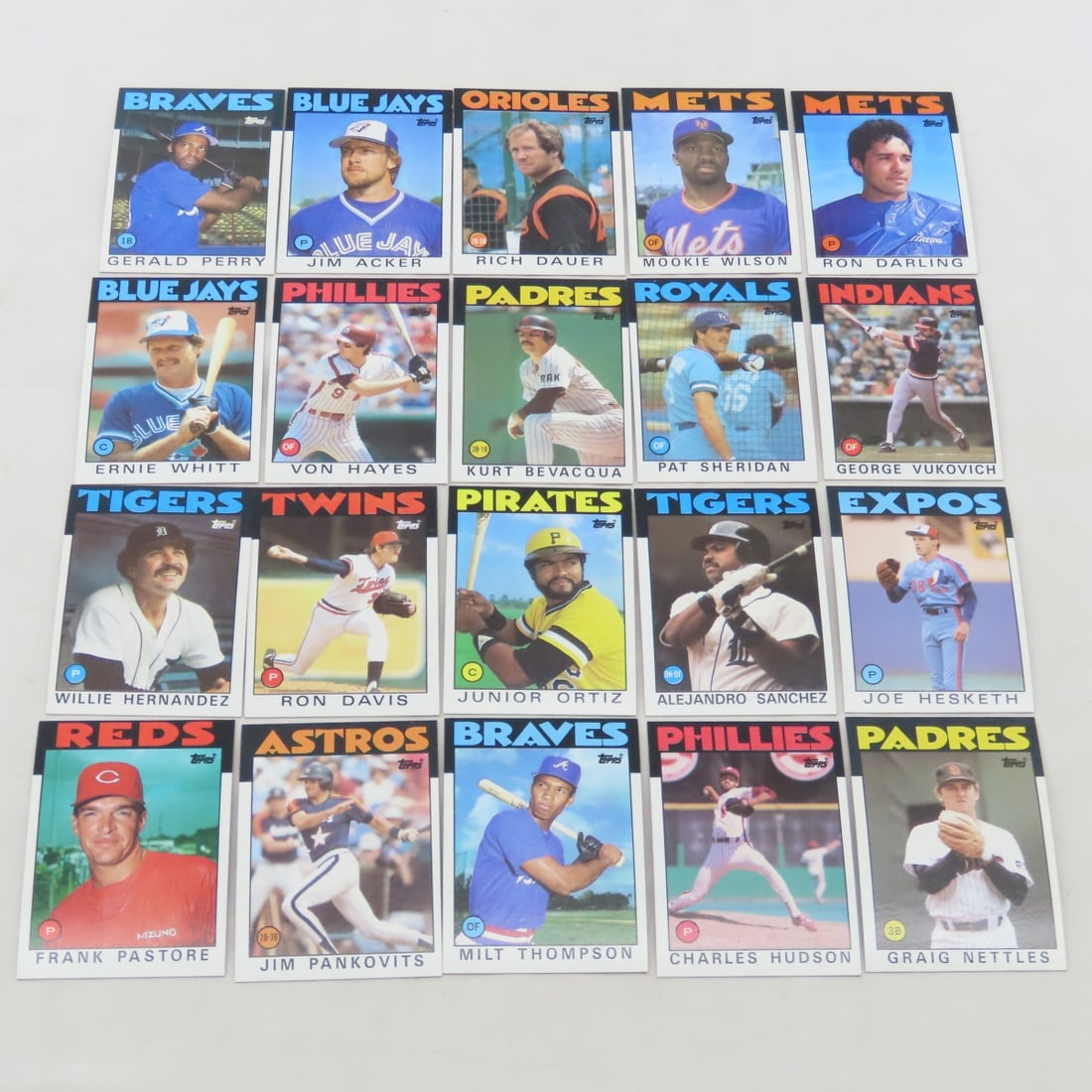150+ Near Mint 1986 Topps Baseball Card- Henderson - 8
