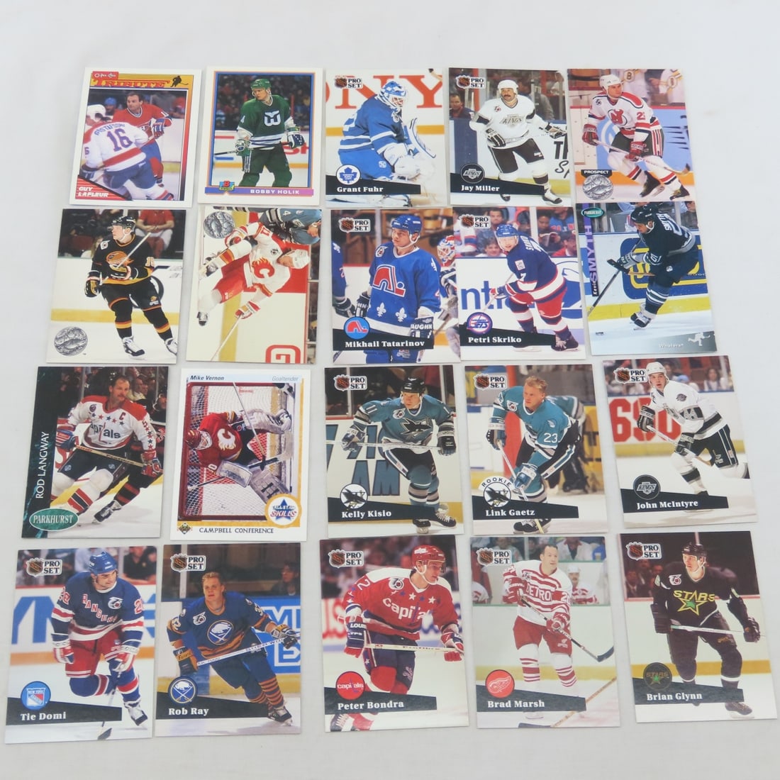 Approx 6,000 Mixed Sports Card in 2 Boxes - 17