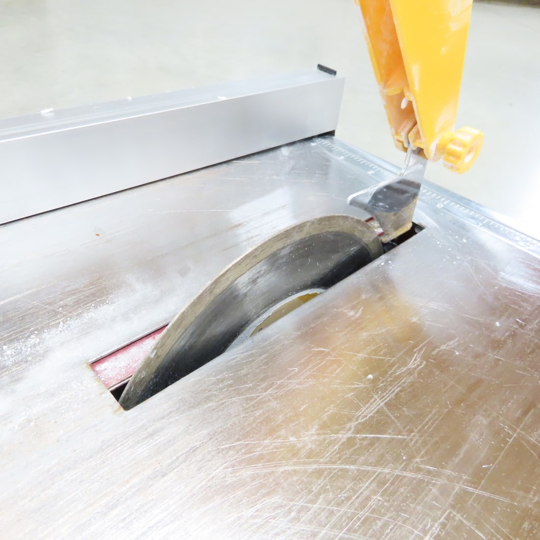 Chicago Electric 7" Portable Wet Cutting Tile Saw - 5