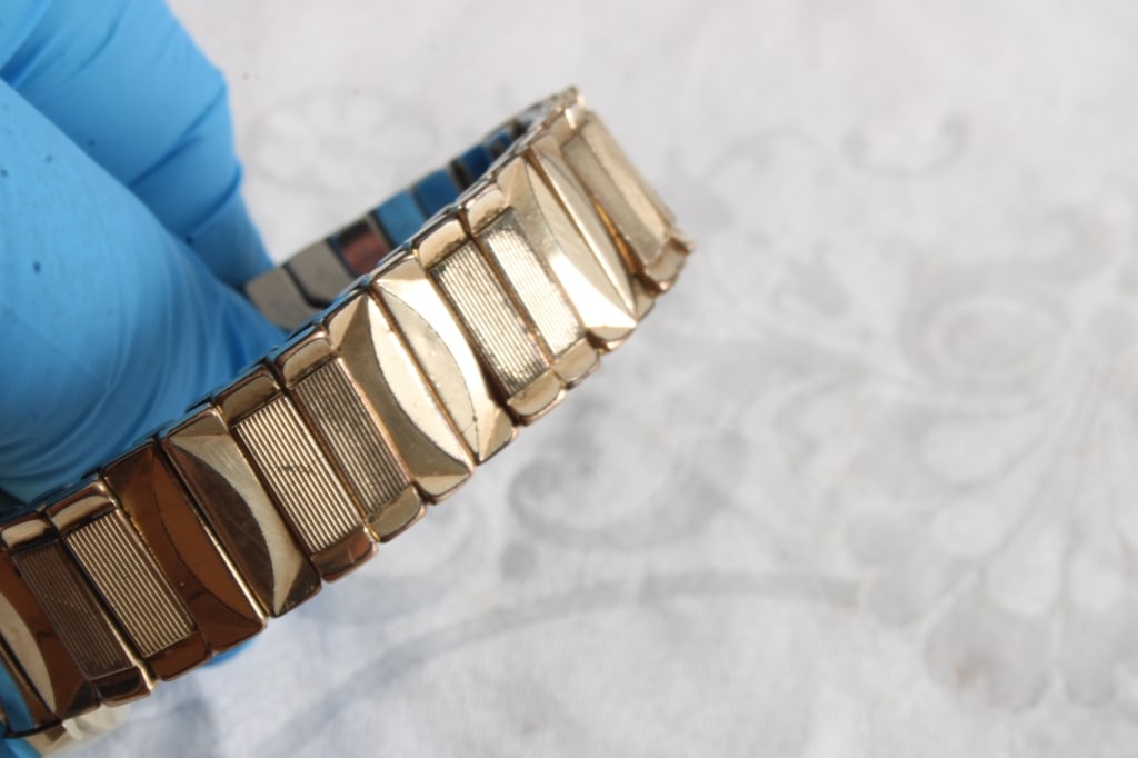 1950 17J 14K Gold Gruen Wind Wristwatch Working - 7