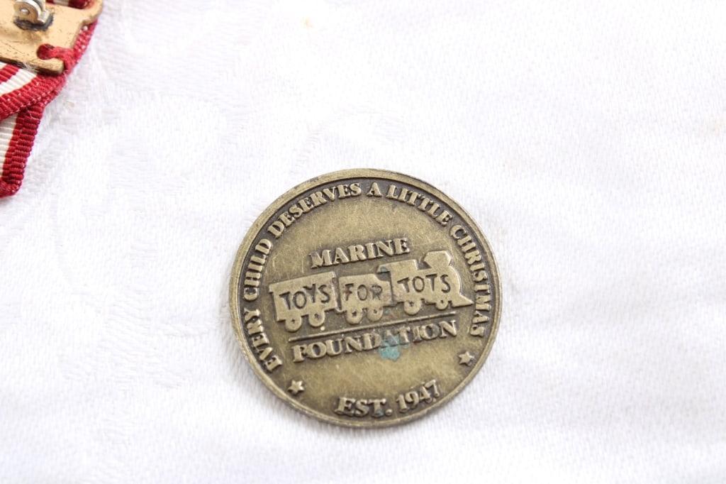 U S Military Medals, Medallions, Paperweight - 20