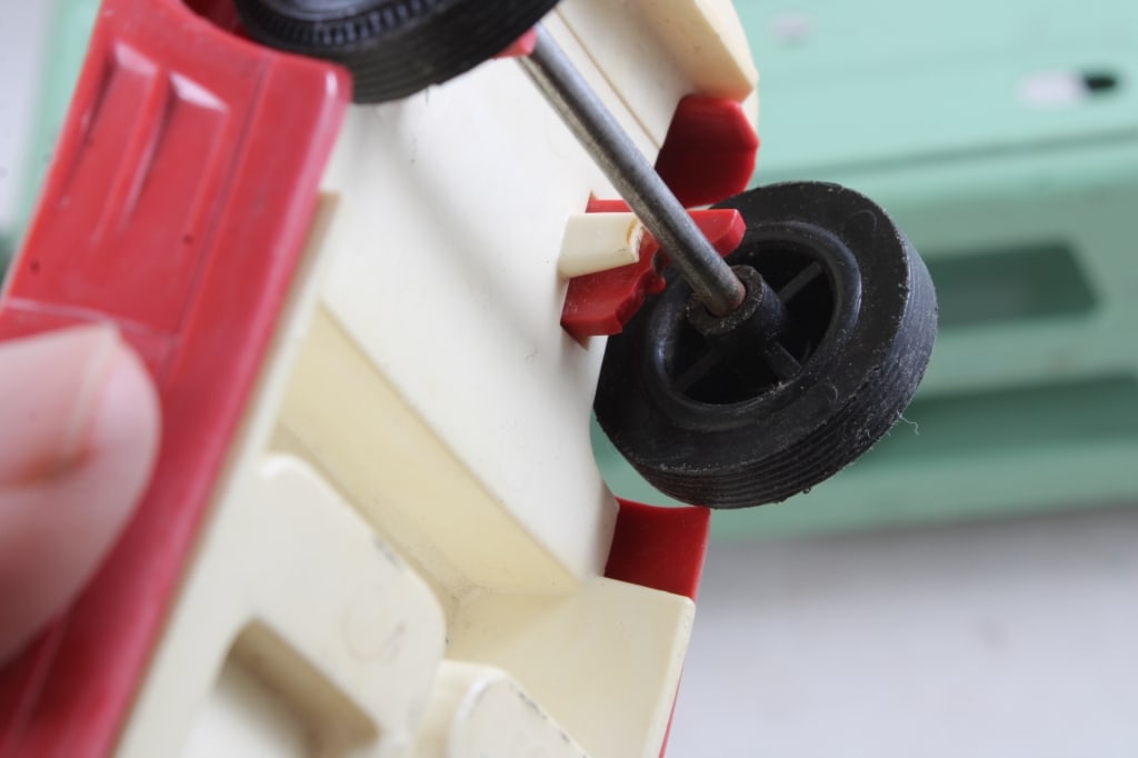 '60s Tonka Auto Transport w/2 '63 Corvette Cars - 16