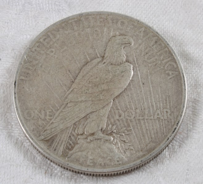 1922 D Peace Silver Dollar - 3