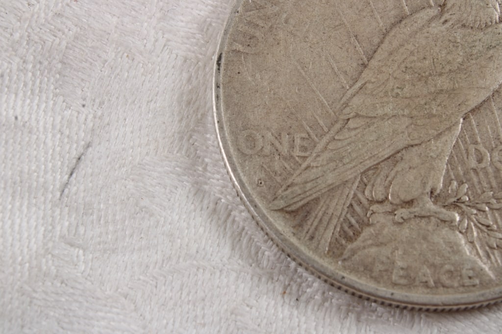 1922 D Peace Silver Dollar - 4