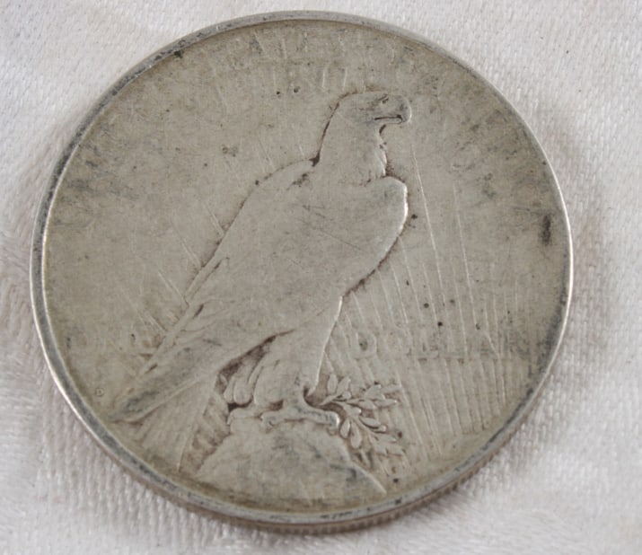 1922 D Peace Silver Dollar - 3