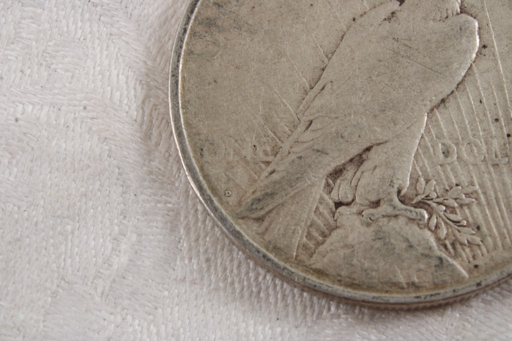 1922 D Peace Silver Dollar - 4