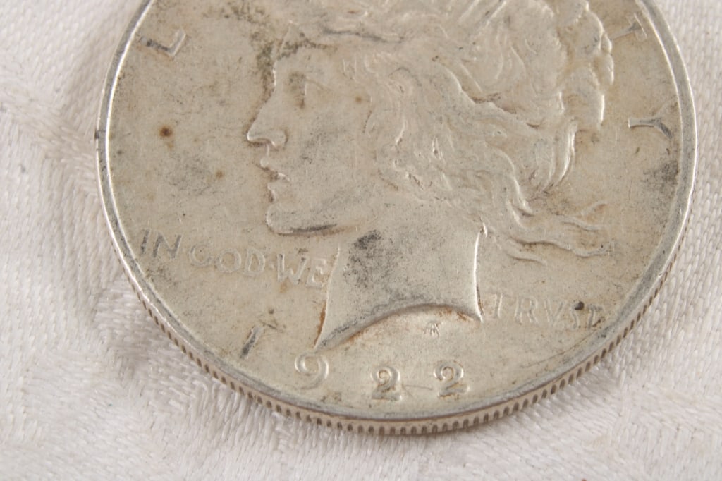 1922 Peace Silver Dollar - 2