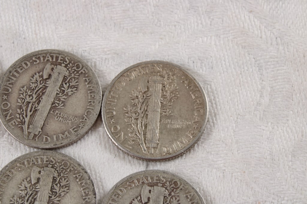 10 Mercury Silver Dimes - 12