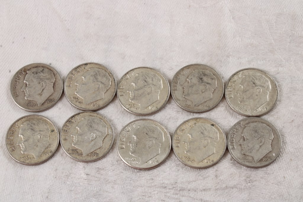 10 Roosevelt Silver Dimes: 10 Roosevelt Silver Dimes - Lot Size 3" x 2" x 1". 1 Lb. Photos are part of description (Live Auctioneers on displays a max of 20 photos -check other polatforms for all photos). Please ask questions
