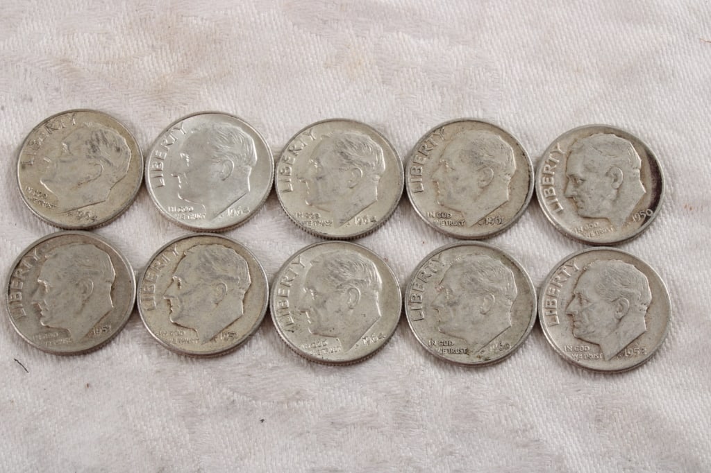 10 Roosevelt Silver Dimes: 10 Roosevelt Silver Dimes - Lot Size 3" x 2" x 1". 1 Lb. Photos are part of description (Live Auctioneers on displays a max of 20 photos -check other polatforms for all photos). Please ask questions