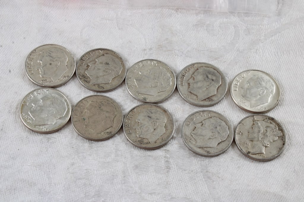 9 Roosevelt Silver Dimes, 1 Mercury Silver Dime: 9 Roosevelt Silver Dimes, 1 Mercury Silver Dime - Lot Size 3" x 2" x 1". 1 Lb. Photos are part of description (Live Auctioneers on displays a max of 20 photos -check other polatforms for all photos).