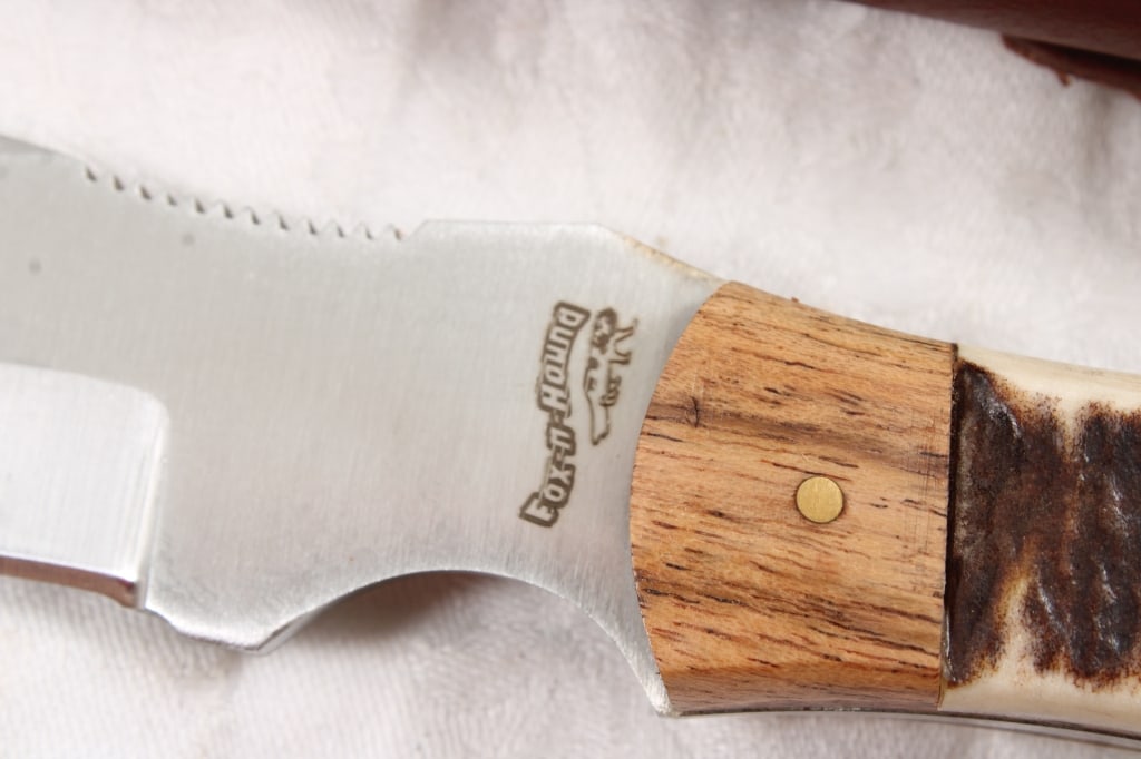 2 Fox & Hound Fixed Blade Knives in Sheaths - 11