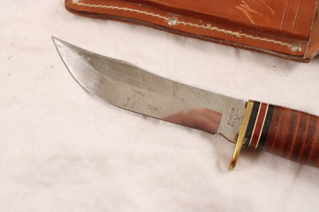 Western Fixed Blade Knife L-66 in Leather Sheath - 3