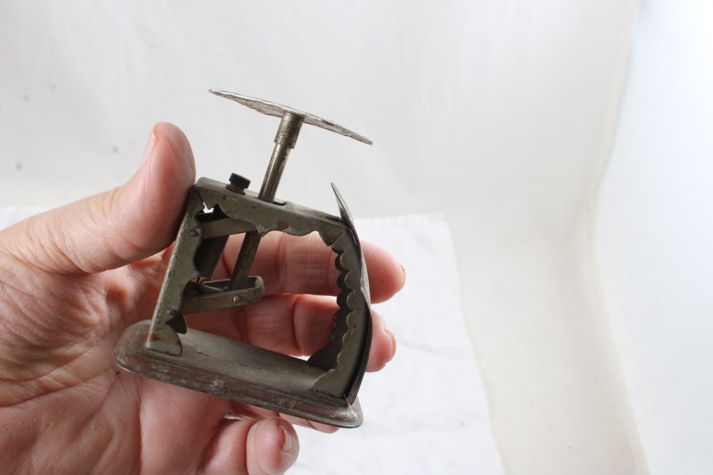 2 Antique Postal Scales, 2 Budweiser Beer Tip Tray - 5