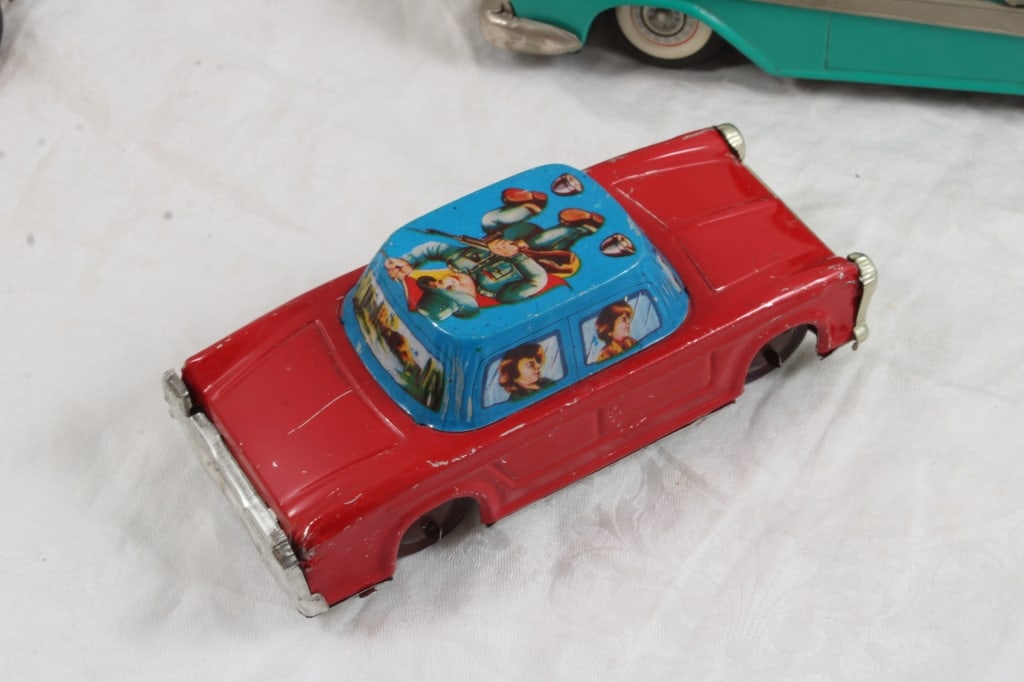 Battery Operated Ford Fairlane, 2 Other Toy Cars - 10