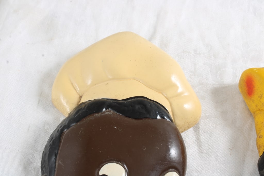 Black Americana Chalk Ware Wall Plaques with Hooks - 2