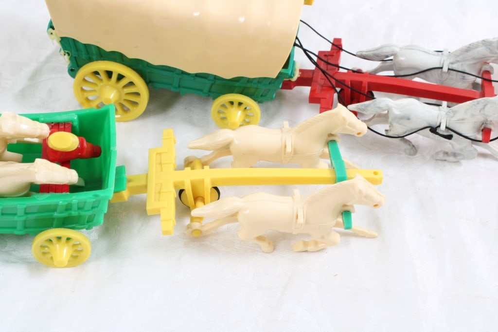 6 Hardy Western Toy Wagons, Horses, Drivers - 14