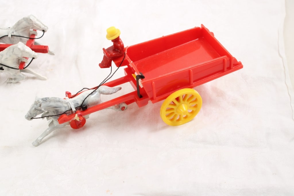 6 Hardy Western Toy Wagons, Horses, Drivers - 18