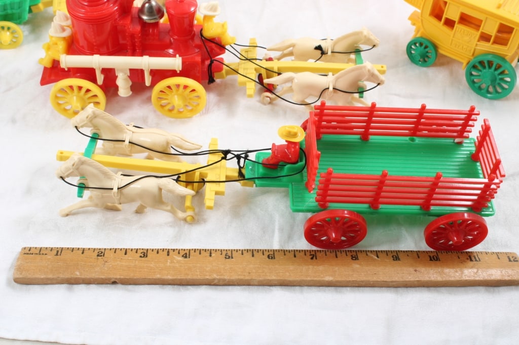 6 Hardy Western Toy Wagons, Horses, Drivers - 4