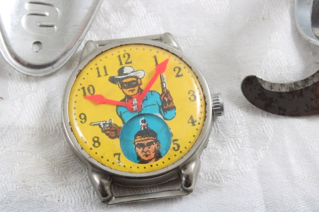 Pinbacks, Tokens, Bicycle Emblems & More - 12