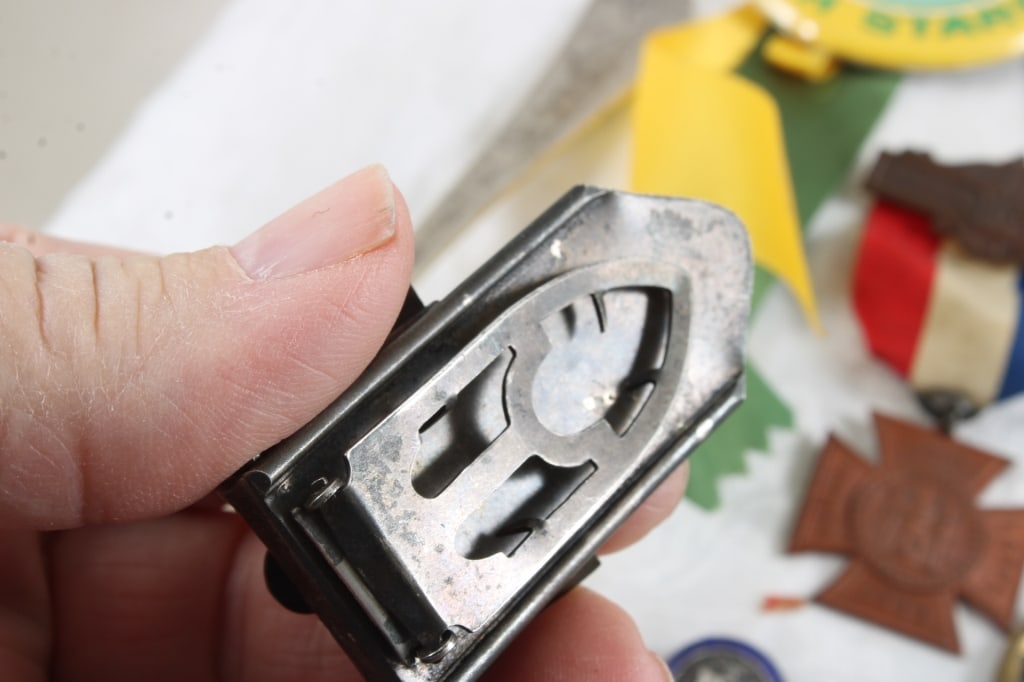 Pinbacks, Tokens, Bicycle Emblems & More - 3