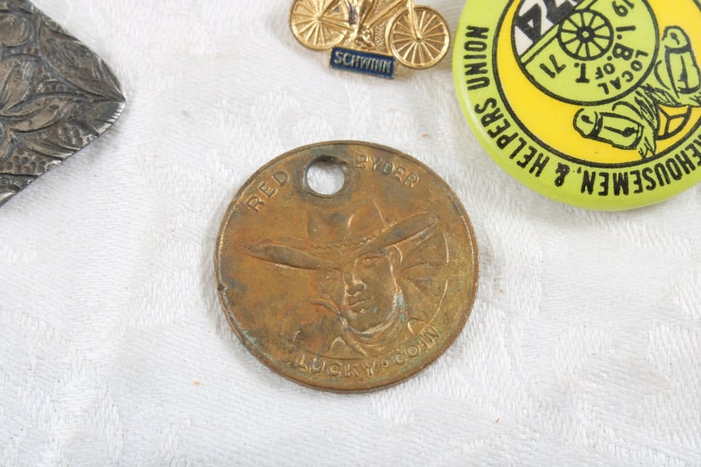 Pinbacks, Tokens, Bicycle Emblems & More - 6