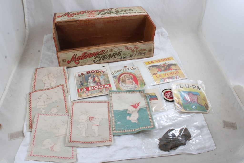 Antique Cigar Store Display Box, Labels, Cloths (1 of 20)