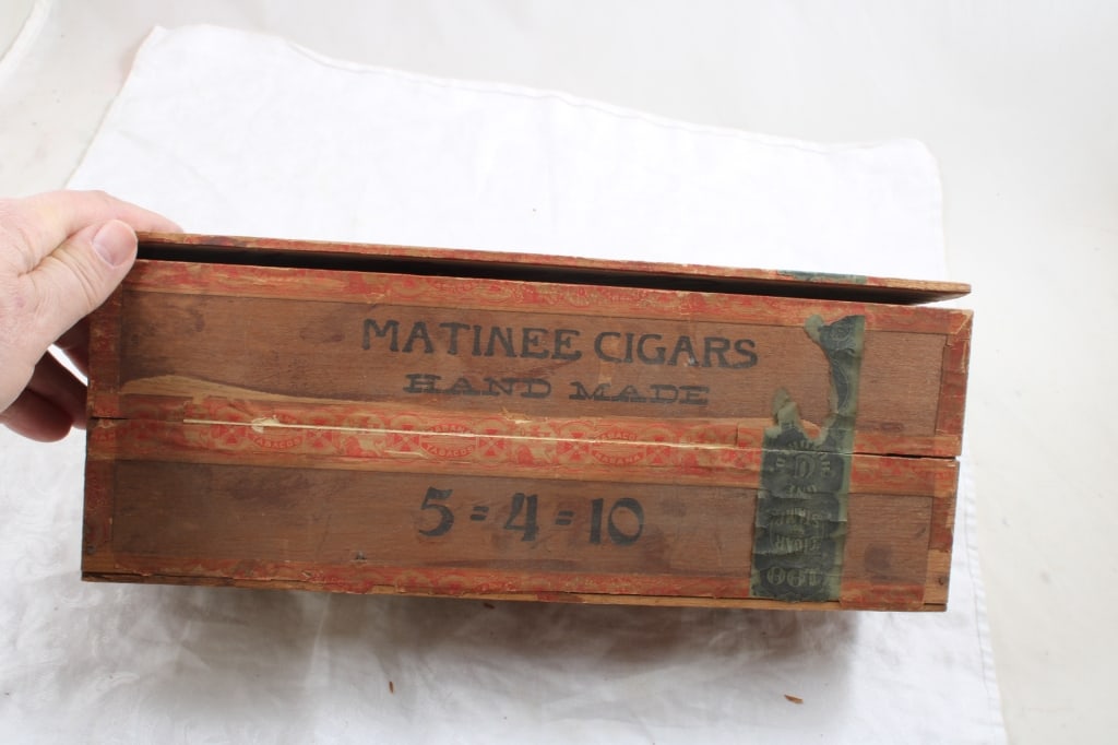 Antique Cigar Store Display Box, Labels, Cloths - 20