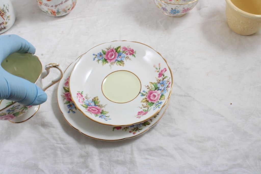 England Queen Teacup Sets, Cream, Sugar, Lefton - 9