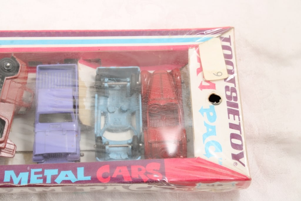 Vintage Tootsietoy Cars New on Cards - 7