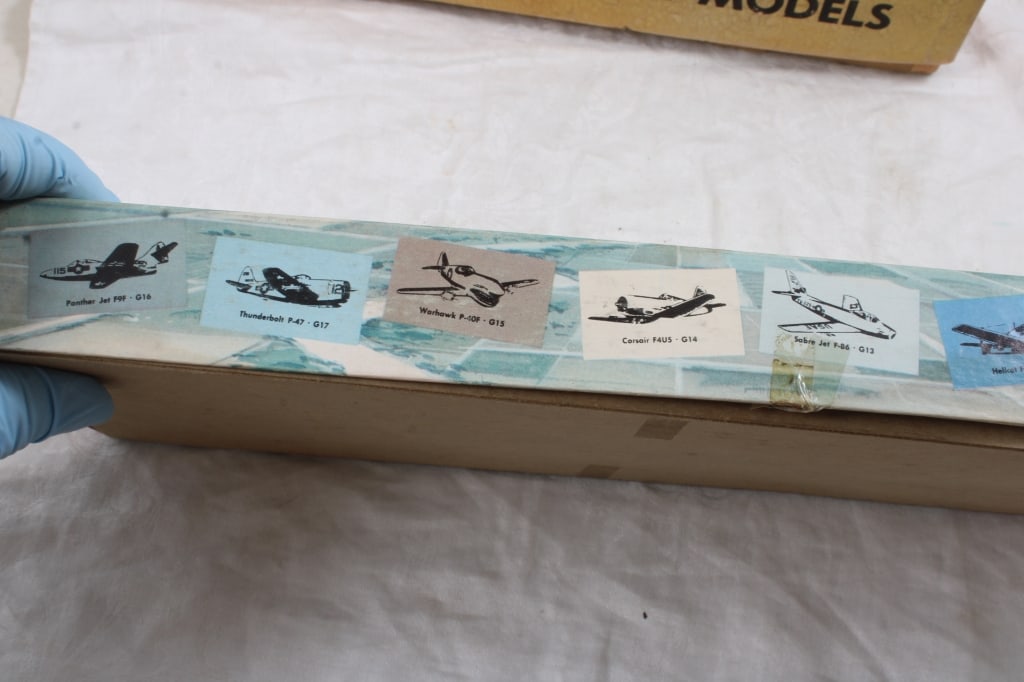 4 Airplane Model Kits Revell, Monogram, Others - 10