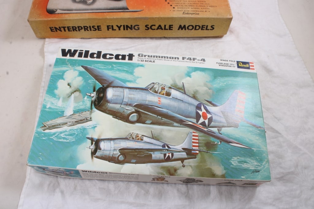 4 Airplane Model Kits Revell, Monogram, Others - 14
