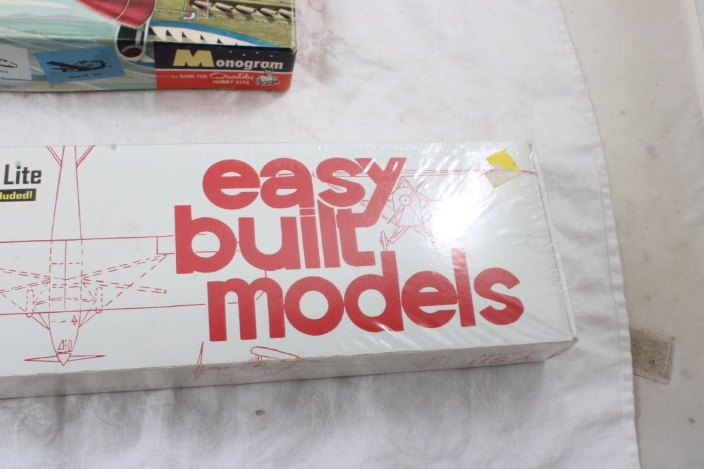 4 Airplane Model Kits Revell, Monogram, Others - 3